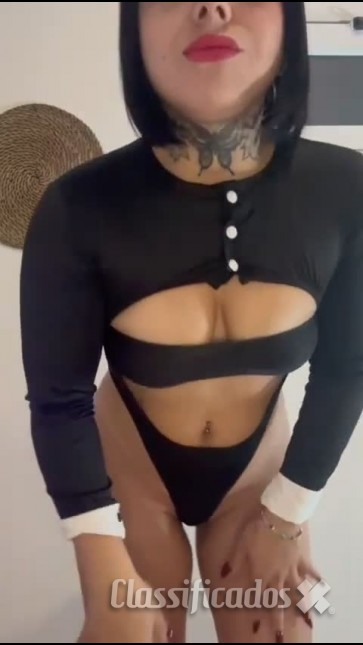CLÉO sensual e gulosa por sexo